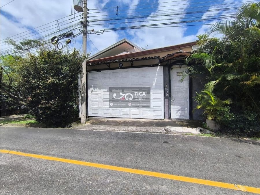 House at Residencial Los Eliseos