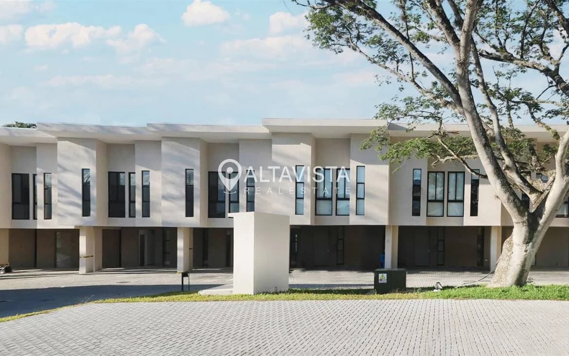 House at Condominio Lindora 43