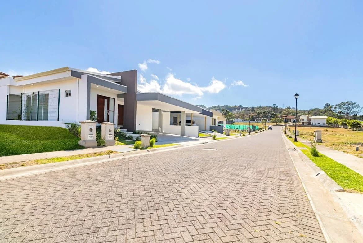 Casa en Condominio Estancias de Guachipelín