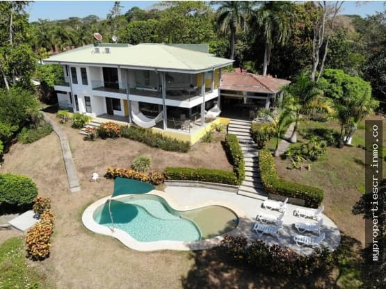 Propiedad en Tárcoles