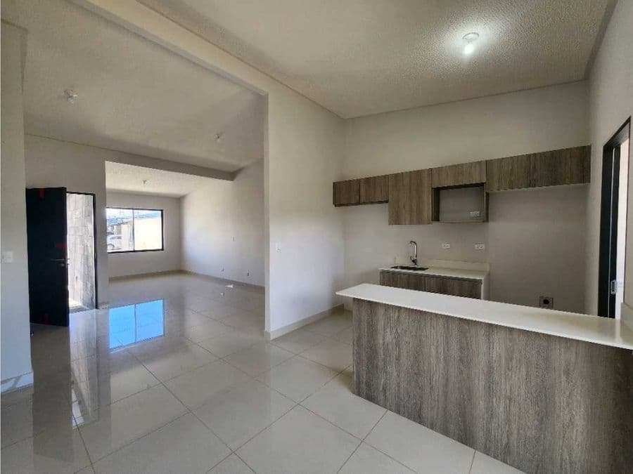 Casa en Condominio Robles de Lindora