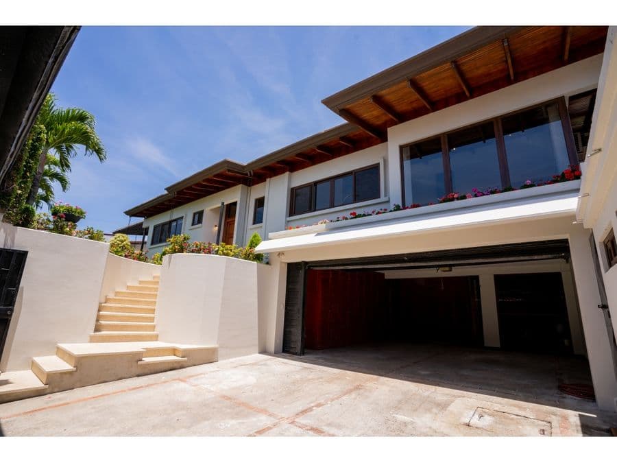 Casa en Los Laureles