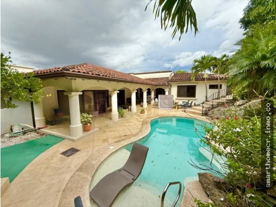 Casa en Condominio Cerro Alto