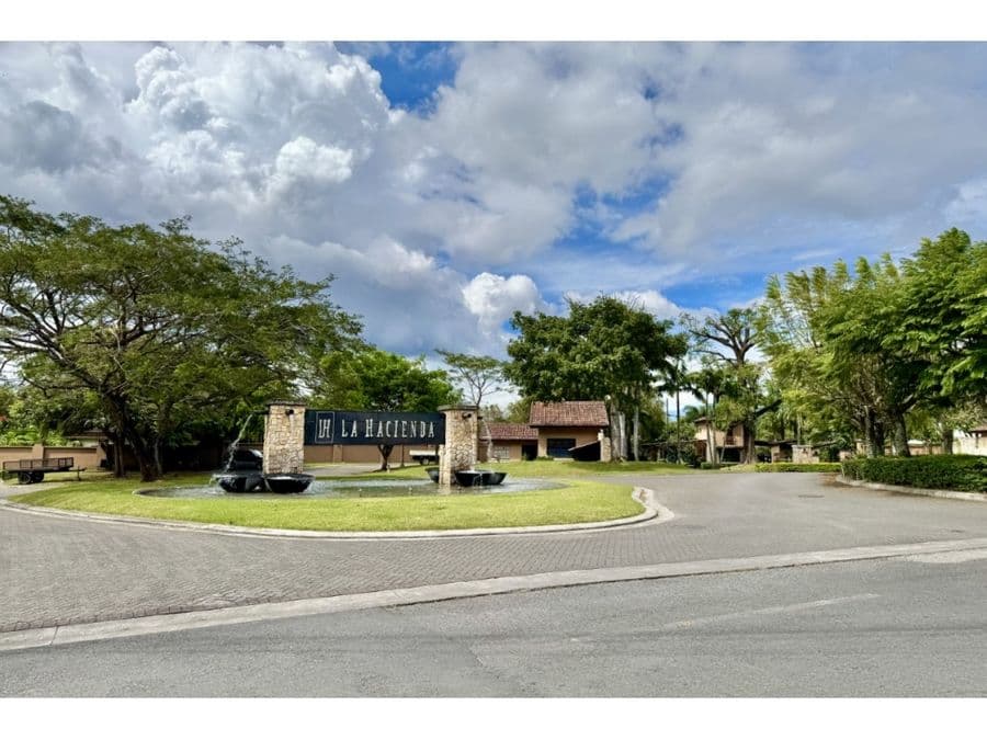 Terreno en Condominio La Hacienda