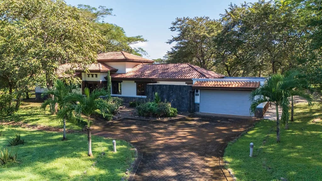 House at Condominio Las Brisas