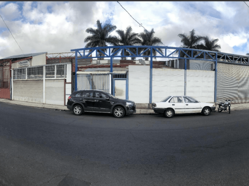 Comercial en Zapote