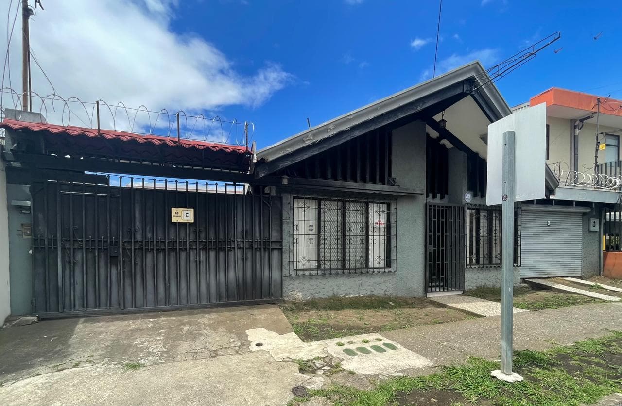 Building at Calle Blancos