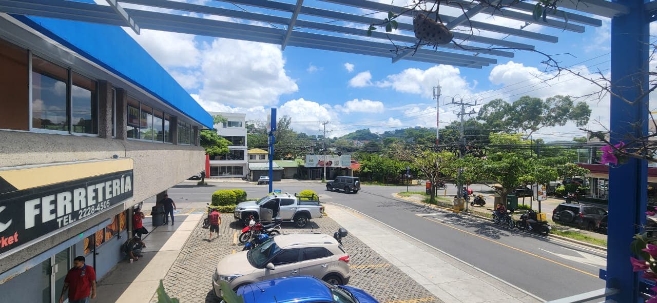 Comercial en San Rafael