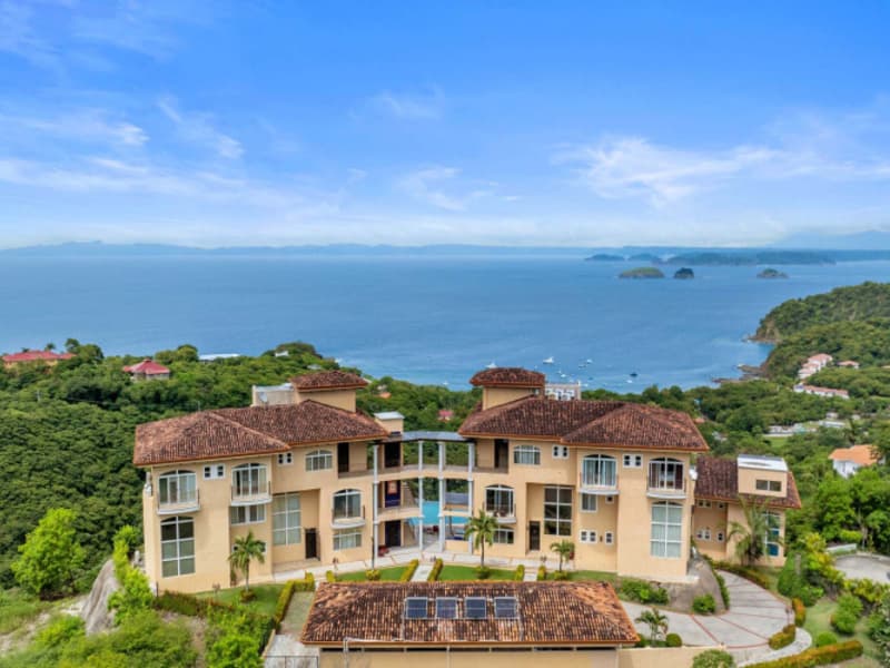 Propiedad en Condominio Corona del Mar