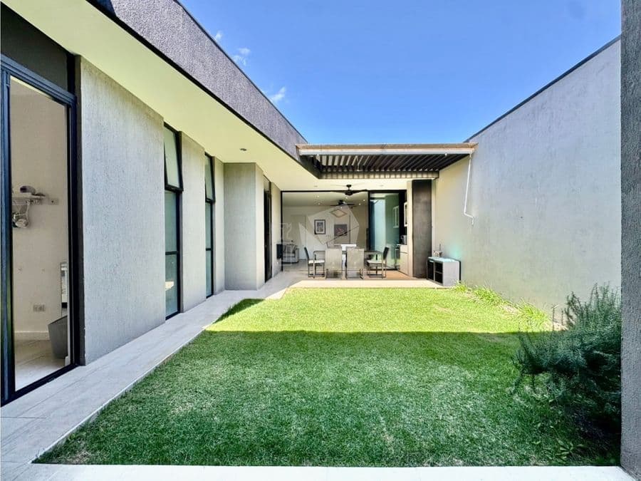 Propiedad en Santa Ana