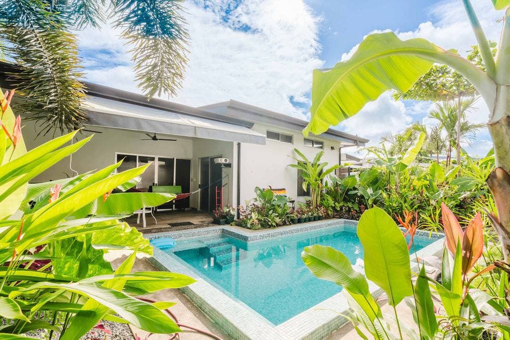 Commercial at Quepos