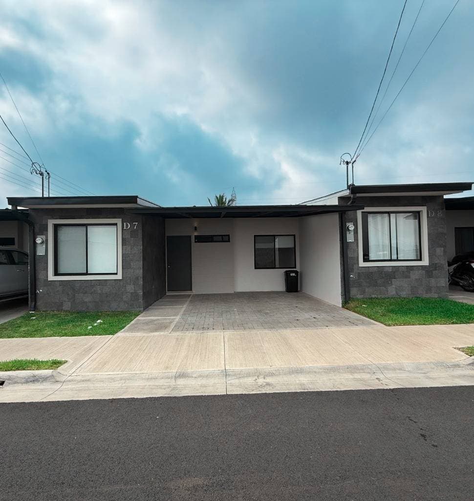 House at Condominio Robles de Lindora
