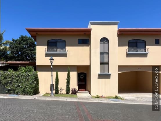 Casa en Mora