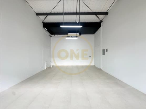 Comercial en Condominio Torres del Mar