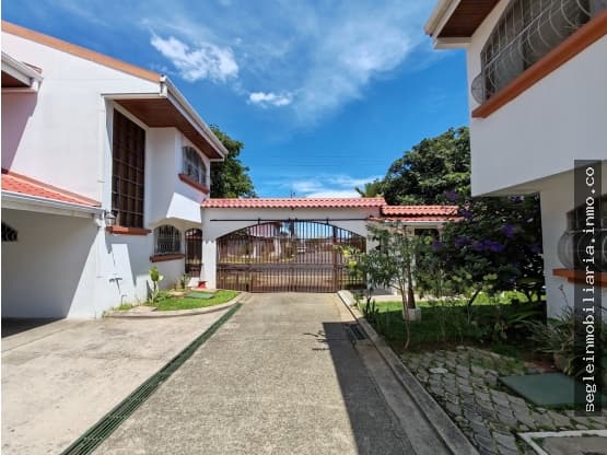 House at Pavas