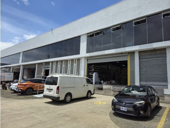 Bodega en San Rafael/ Guachipelín