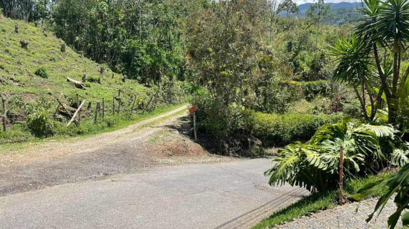 Land at Dulce Nombre