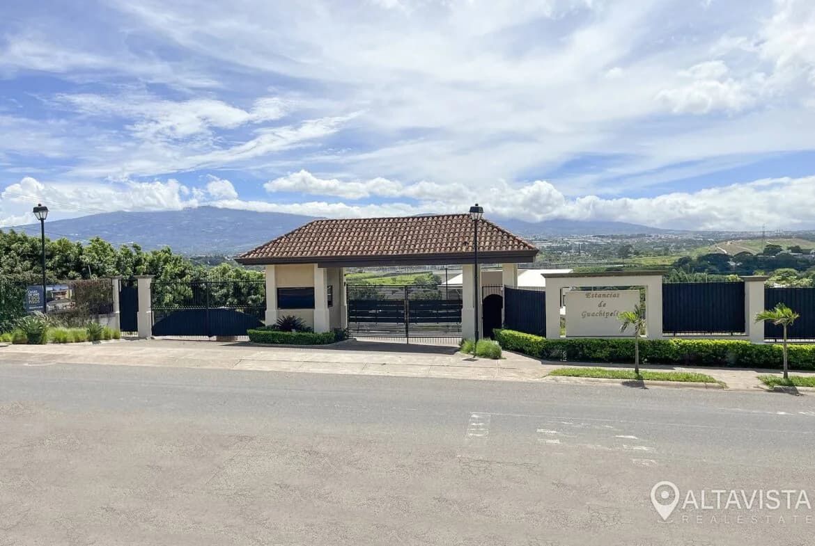 Terreno en Condominio Estancias de Guachipelín
