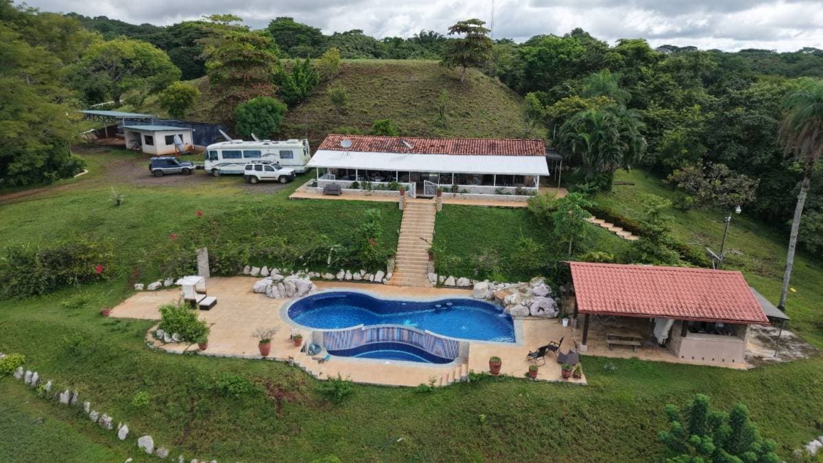 Estate at Lagunillas