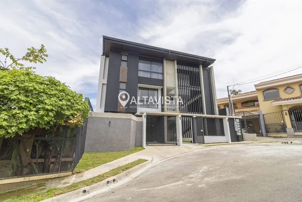 Edificio en Curridabat