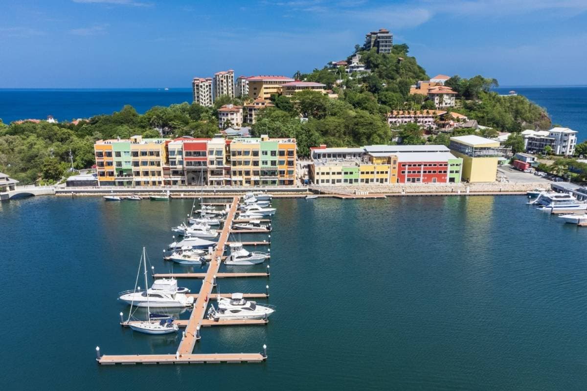 Commercial at Santa Cruz