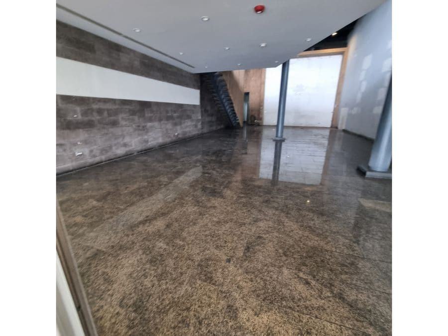 Comercial en Mercedes