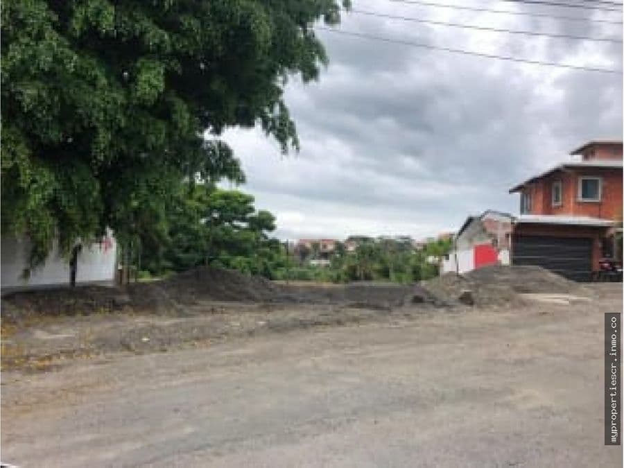 Land at Pavas