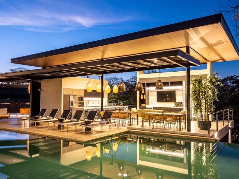 Comercial en Tamarindo