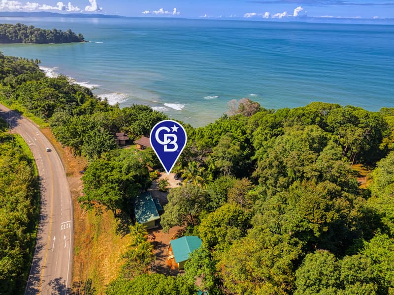 Comercial en Bahía Ballena