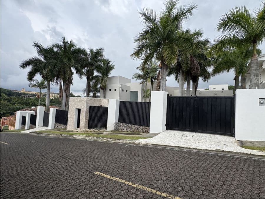 House at Residencial Manantiales de Belén