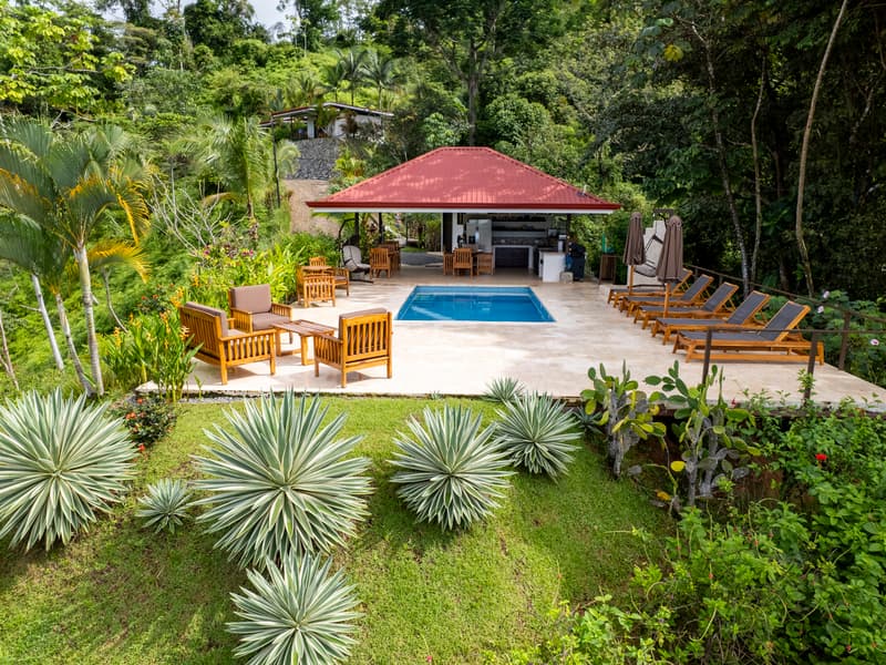 Comercial en Bahía Ballena