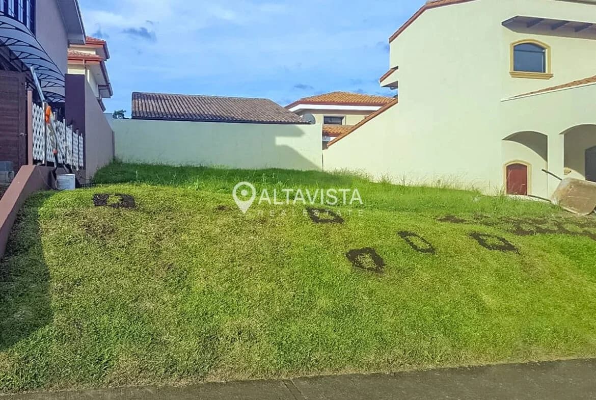 Land at Condominio Villangel