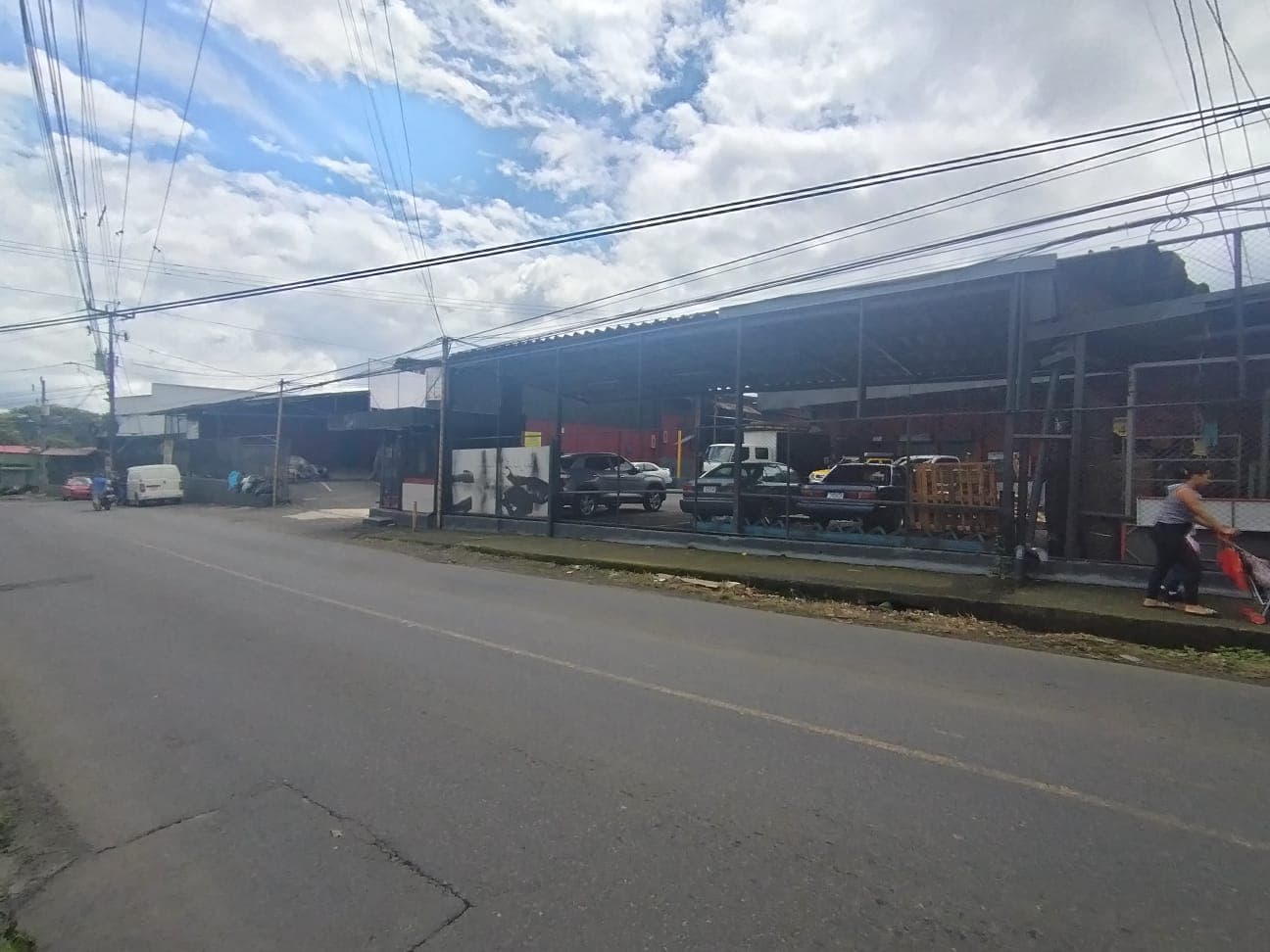 Commercial at San Rafael Arriba