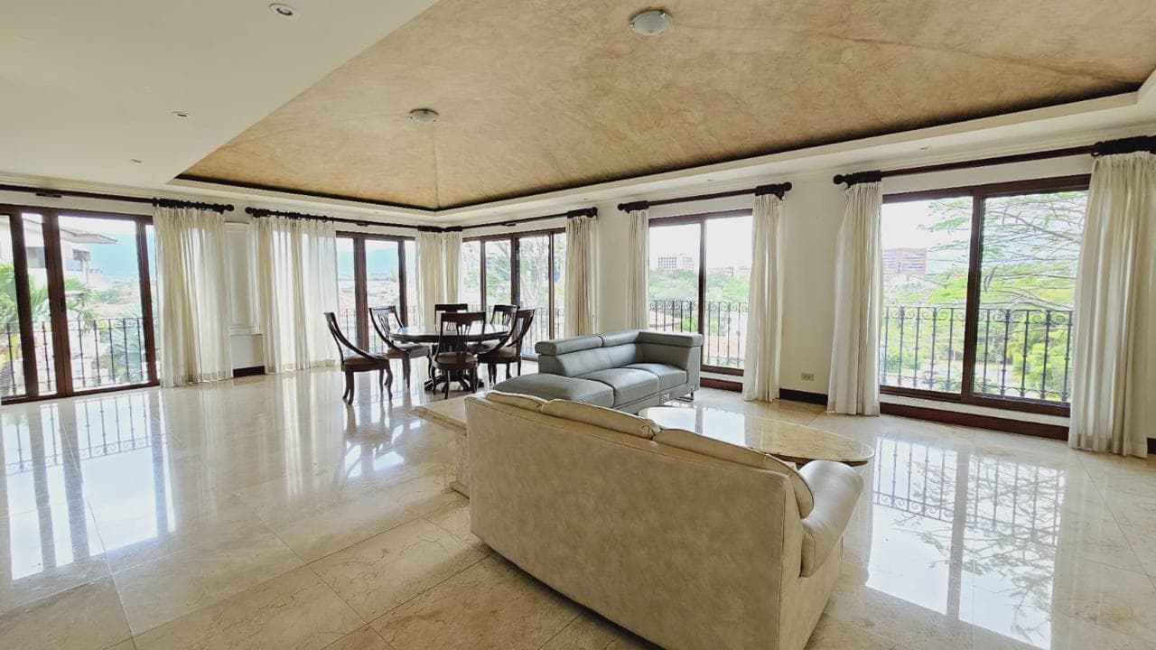 Propiedad en Condominio Cerro Alto