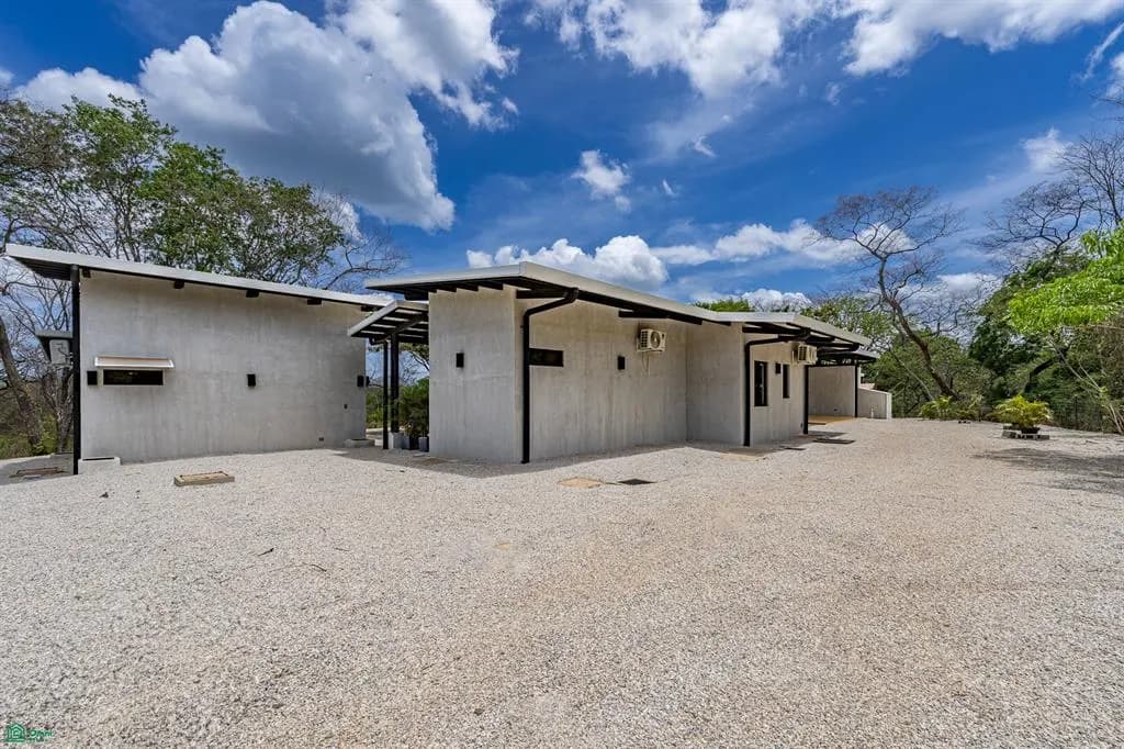 House at Veintisiete de Abril