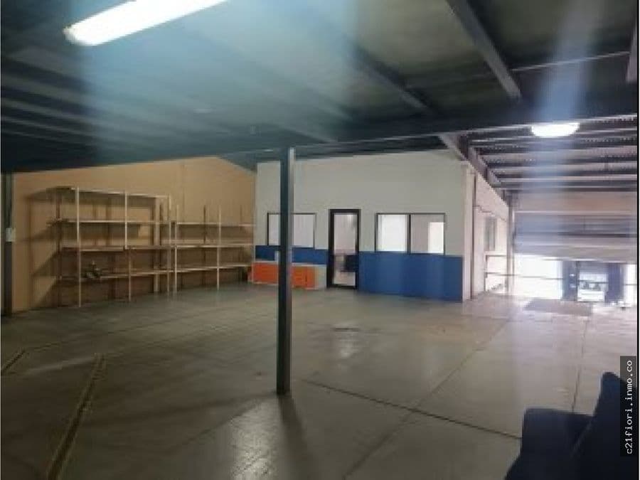 Bodega en Condominio Terrum