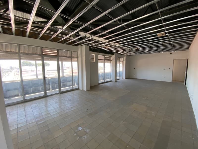 Comercial en Occidental