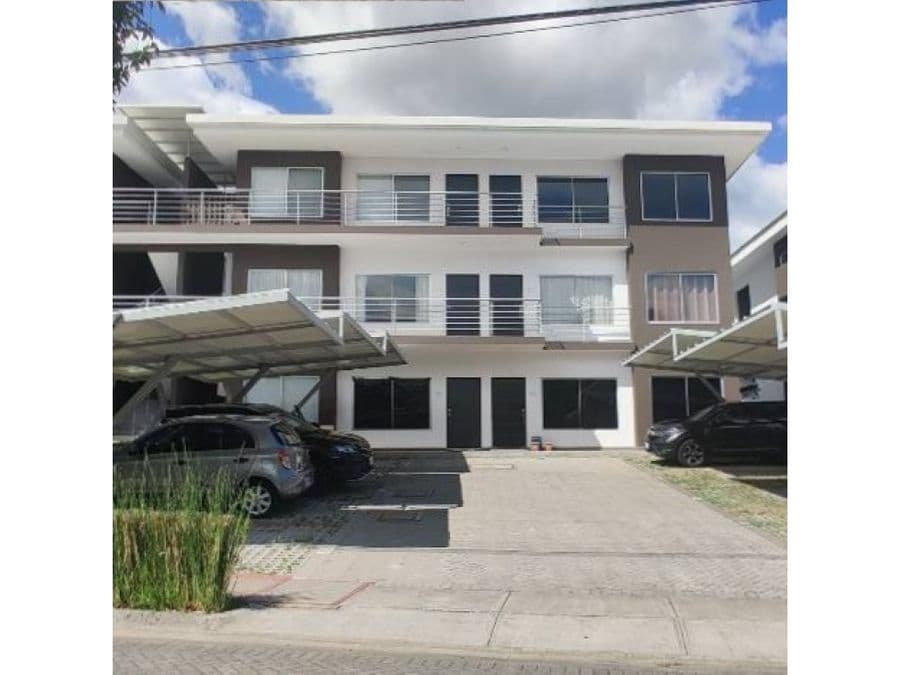 Apartamento en Condominio La Rioja