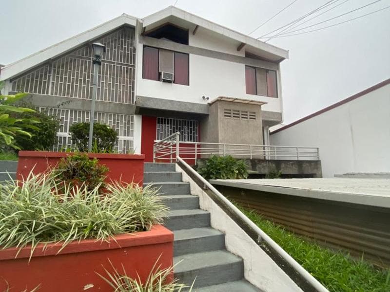 Comercial en San Pedro