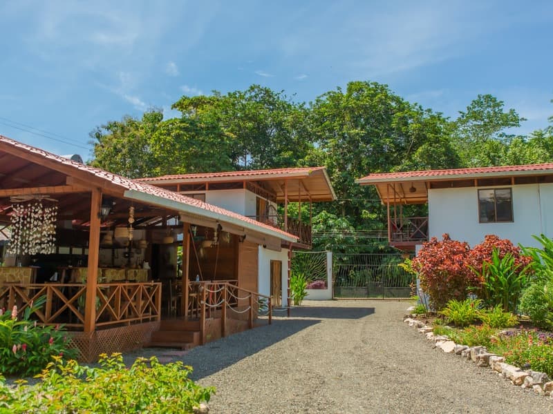 Comercial en Bahía Ballena
