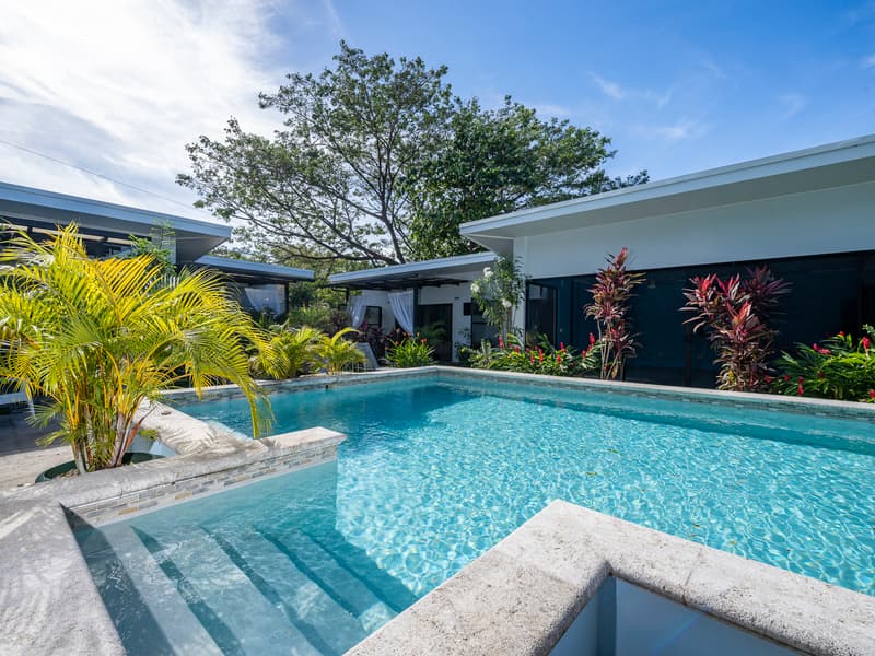 Commercial at Sámara